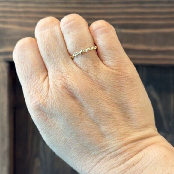 Elegant 14K Gold Plated Twisted Zirconia Ring - Picture 8 of 11